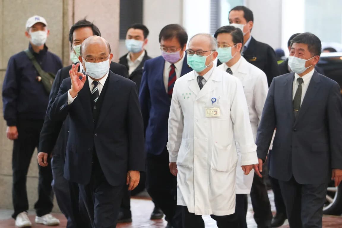 怕什麼？ 蘇貞昌打AZ疫苗閉門不給拍！ 陳時中僅說：不會做假