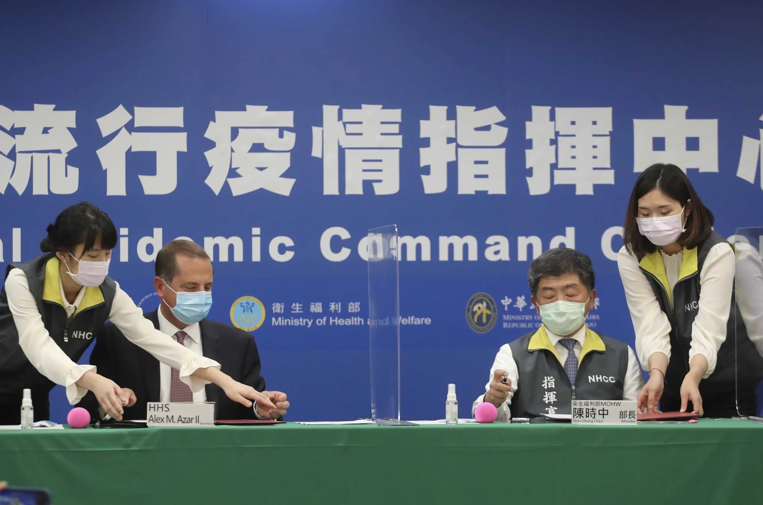 中央流行疫情指揮中心指揮官陳時中下令衛福部政風介入調查彰化衛生局自行採檢案。圖片來源：中央通訊社