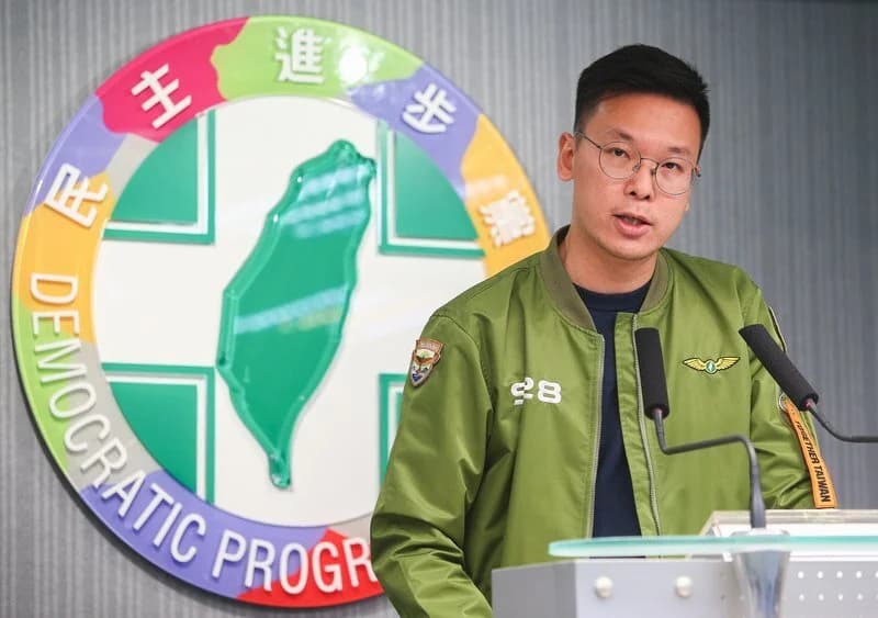 民進黨副秘書長表示，有很多千言萬語是很難向外界說明，但是我們必須說這個工作是由政府和民間共同去支撐起來的行動工作。圖片來源：中央通訊社