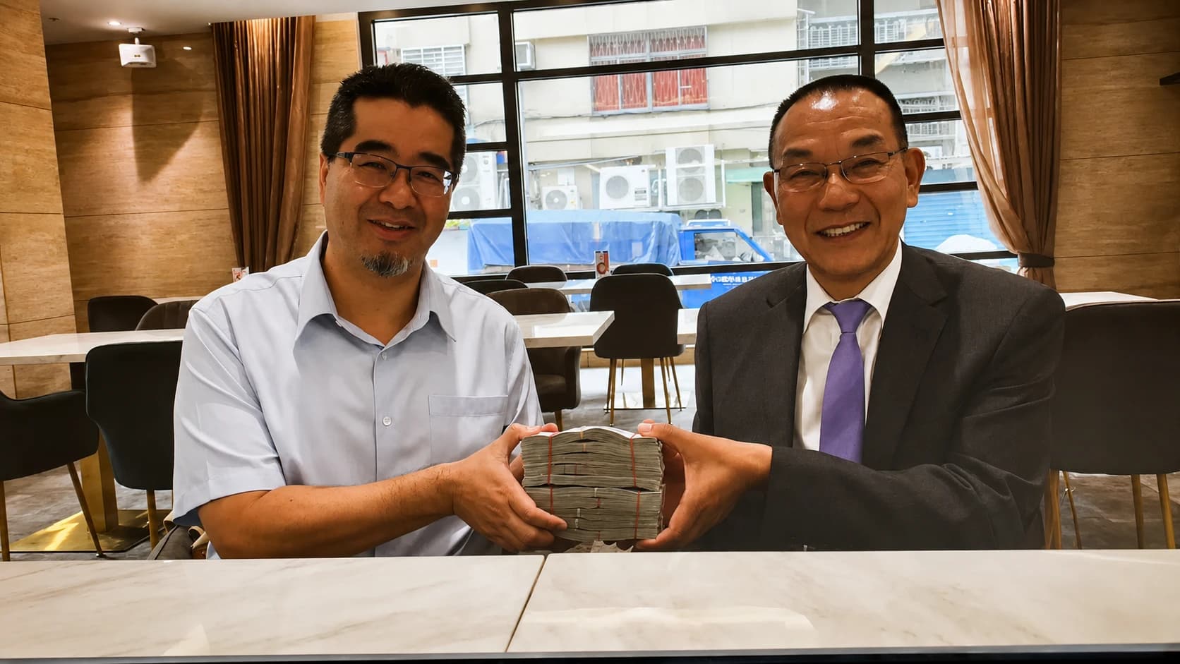 金溥聰公布蕭旭岑選前三個月拿台商現金畫面！ 恐演變成檢調以國安之名追查的風暴
