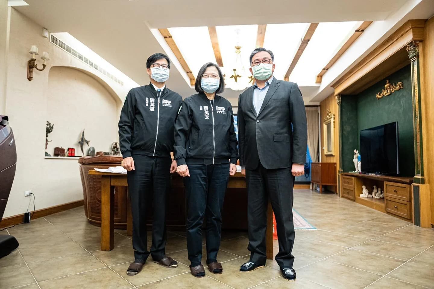 王定宇已婚卻爆「同居美女發言人」 PTT教5招化解危機酸:值得DPP救