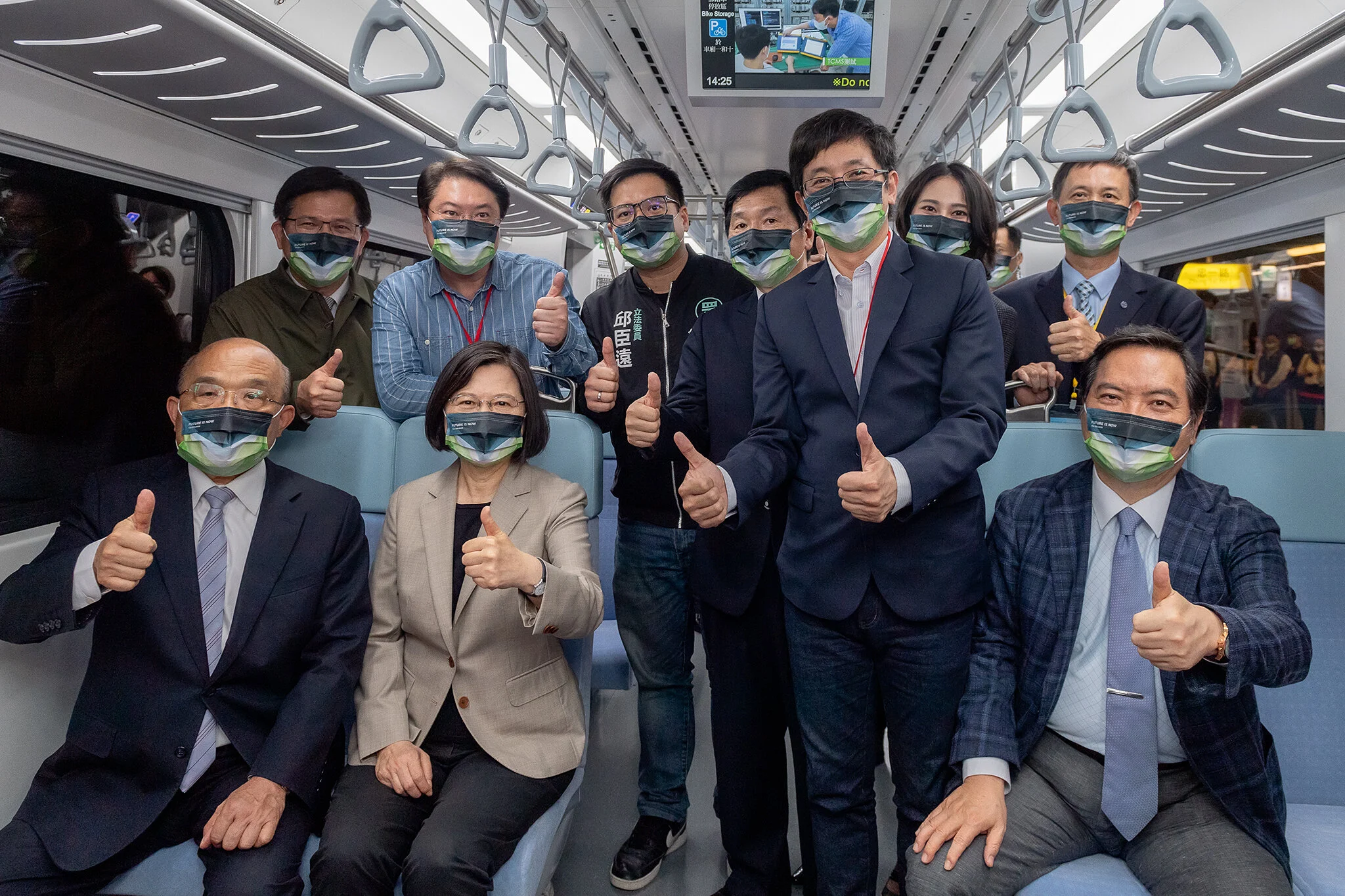 冷血讀稿機! 資深媒體人曝:蔡英文在台鐵出軌重大傷亡後神隱七小時