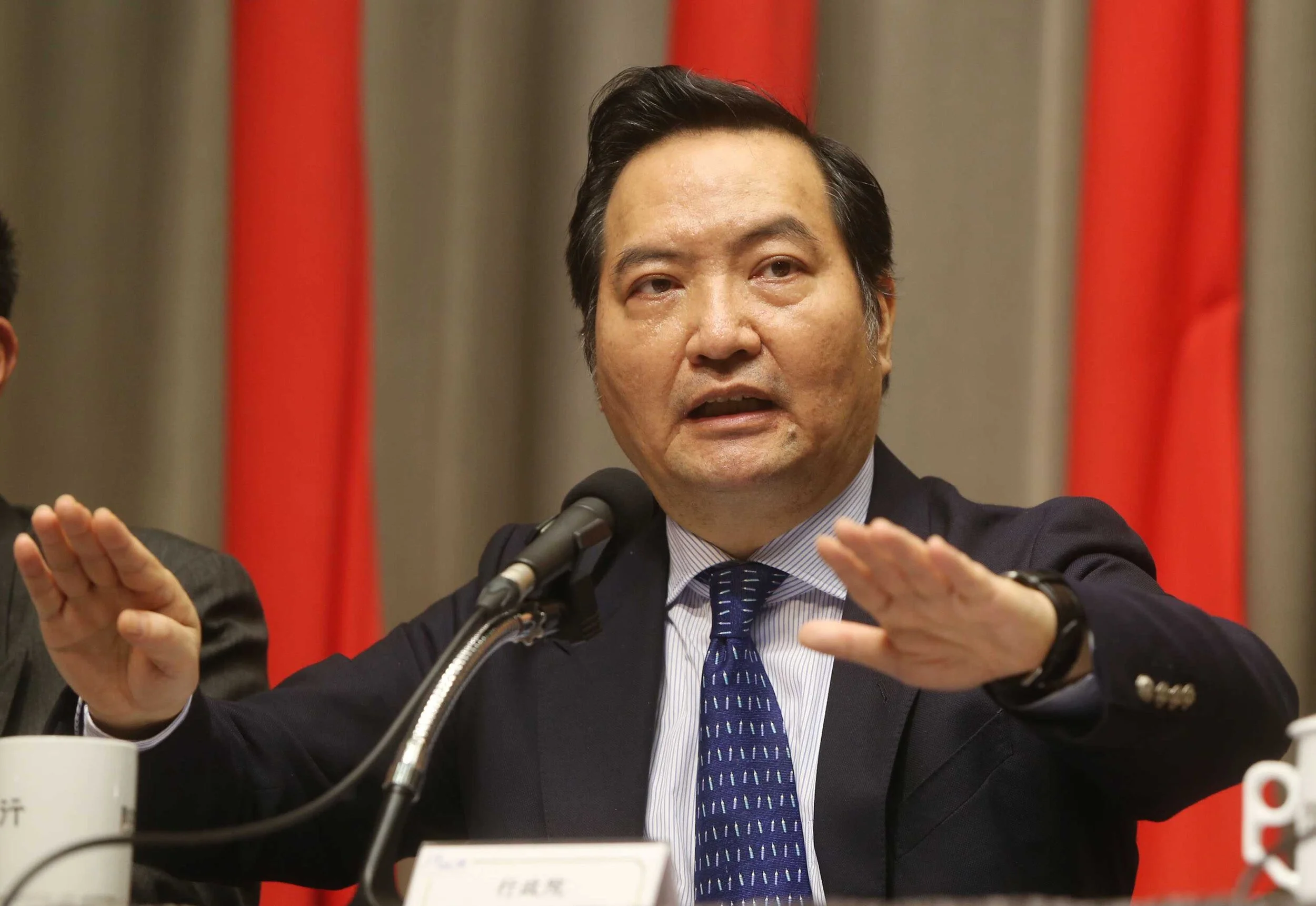 政院取代司法院擅自「釋憲」! 政委成「大法官」:地方縣市禁止萊豬違憲、不予核定