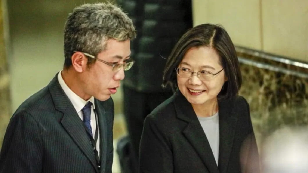 爆府發言人丁允恭逼墮胎 媒體人酸:對異性無興趣的英菊,無判斷渣男的能力?