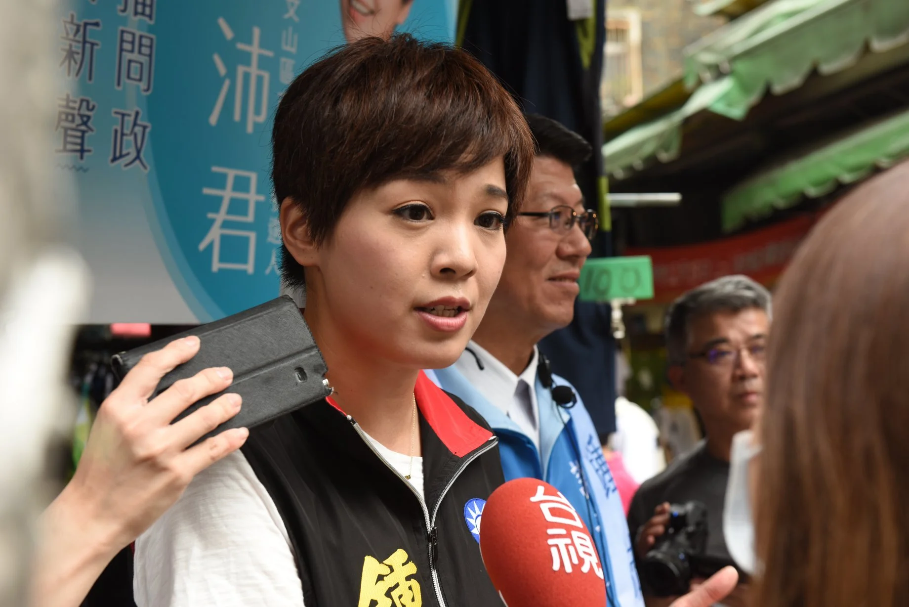蔡英文稱「跟香港人民站在一起」 北市議員挖臉書紀錄酸:寫來寫去都是「站在一起」